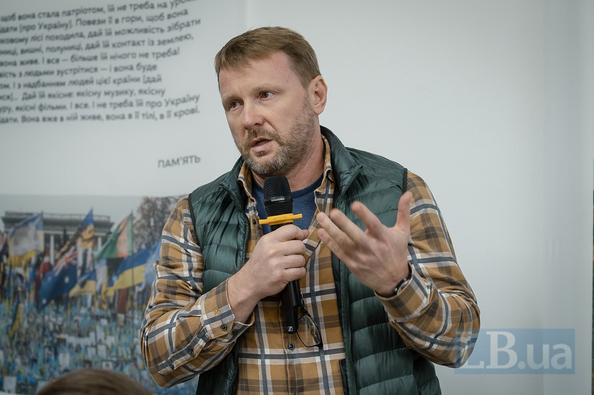 тележурналіст та офіцер ЗСУ Артем Шевченко