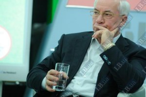Азаров кличе всі партії разом боротися з кризою