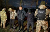 Дзвінок за 15 000 євро: на Буковині затримали ухилянтів, яких до кордону "вели" телефоном