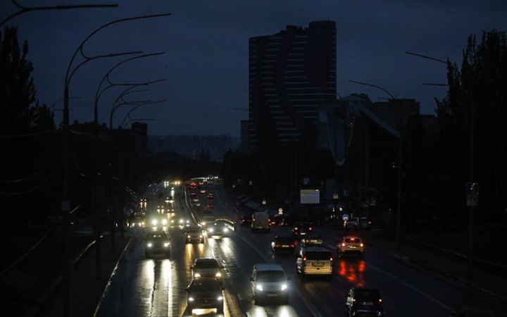 У вівторок протягом доби діятимуть графіки відключення світла обсягом від 2 до 4 черг, - Укренерго