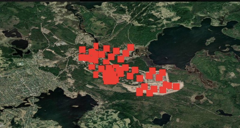 Супутникові знімки NASA зафіксували теплові сигнатури майже на всій території 107-го арсеналу Головного ракетно-артилерійського управління РФ у місті Торопець Тверської області.