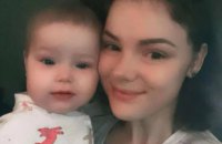 Матір, яка через депресію залишила немовля у «віконці життя», повертала дитину через суд 