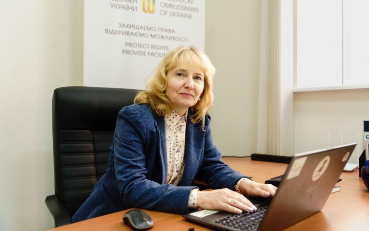 Освітній омбудсмен закликає змінити модель виплати зарплати педагогам, де б більшу вагу мала ставка, а не надбавки 