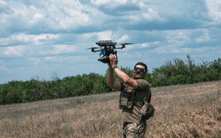 ​Перші іноземні добровольці ББпС "Спалах" уже пілотують дрони, - Сухопутні війська