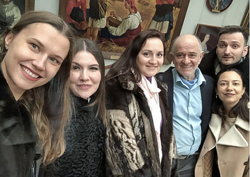 Команда музею з Олександром Ройтбурдом, директором 2018–2021, квітень 2018