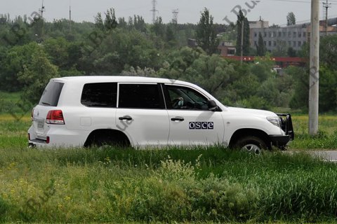 В Донецке сожгли семь бронеавтомобилей ОБСЕ (обновлено, добавлены фото)