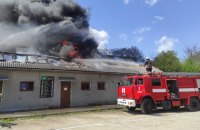 В Ивано-Франковске сгорел склад в районе аэропорта