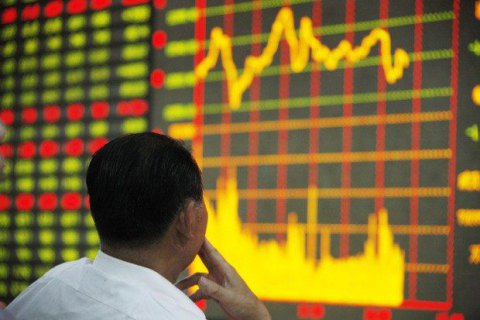 Китайская биржа во вторник открылась новым падением