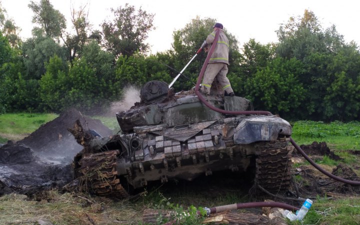 На Чернігівщині з річки витягнули два російські танки, - Генштаб