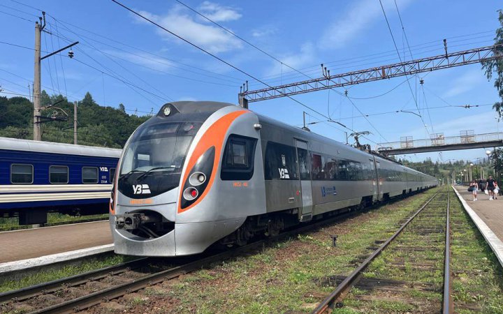 Укрзалізниця додала ще один поїзд між Києвом та Ужгородом