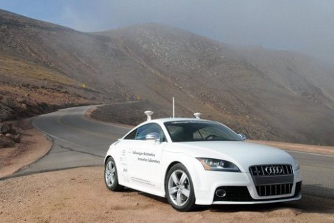 Каліфорнія дозволила дорожні випробування автомобілів без водіїв