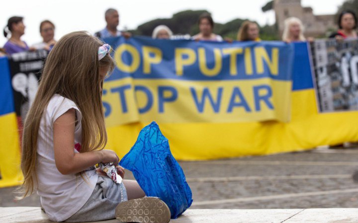 Зросла кількість українців, які вважають, що Захід втомився від війни, – опитування КМІС