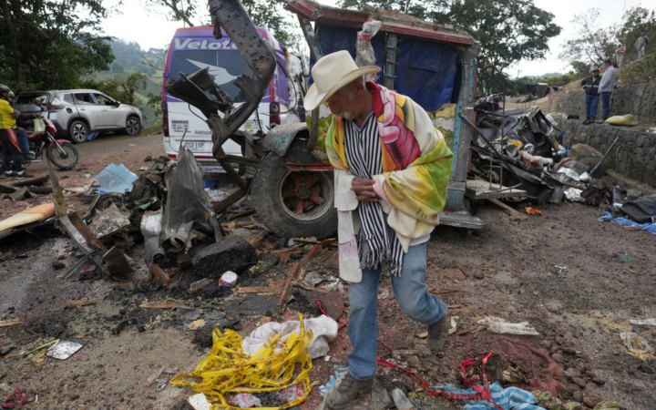 У Колумбії зросла кількість жертв внаслідок вибуху бомби в автобусі 
