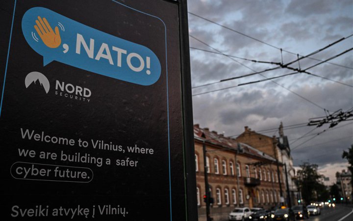 Зеленський назвав три пріоритети для України на саміті НАТО: зброя, запрошення в Альянс, гарантії безпеки