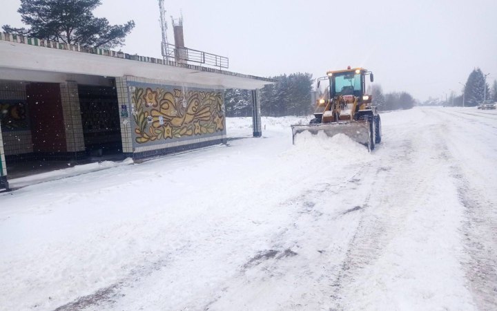 На заході України зняли обмеження руху для вантажівок після негоди