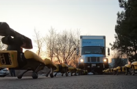 Boston Dynamics заставила упряжку роботов тащить грузовик