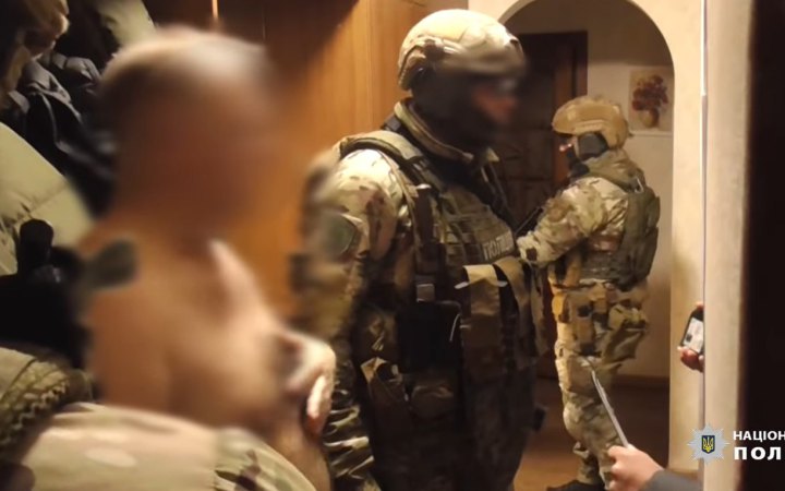 Поліцейські Одещини затримали шахраїв, які "продавали" дрони на потреби ЗСУ