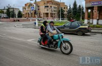 Мотоциклам та мопедам дозволили їздити смугою для громадського транспорту