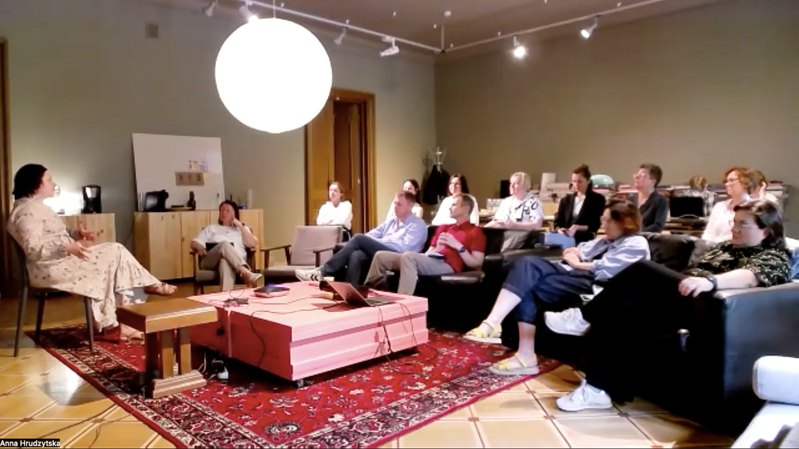 Юлія Федів під час спілкування