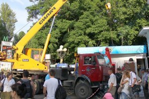 У Києві демонтують незаконні МАФи