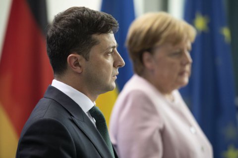 Зеленский провел переговоры с Меркель
