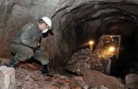 Около 40 китайских шахтеров оказались заблокированы под землей
