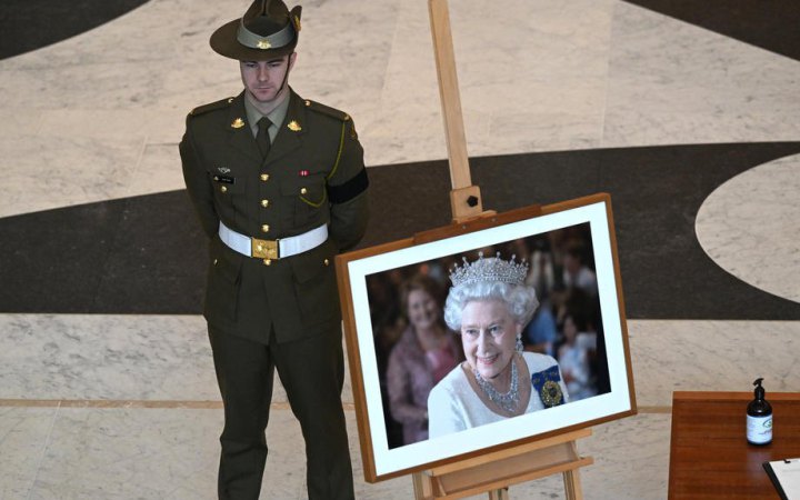 Після Єлизавети II. Чи є хто за республіку? 