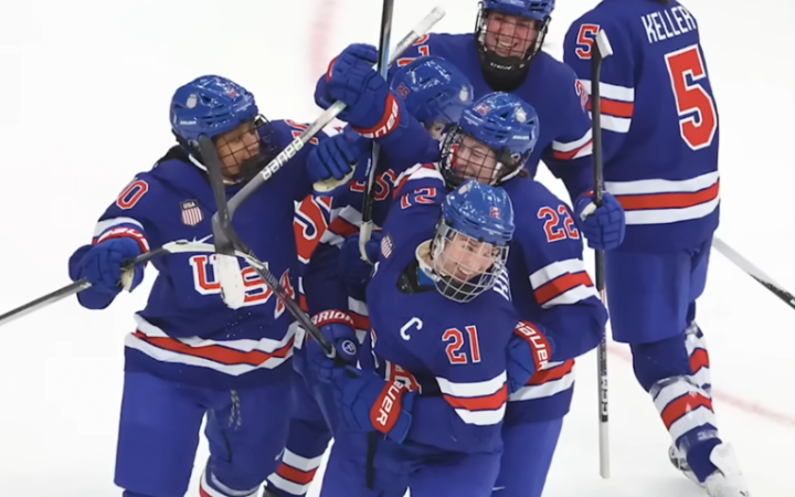 Жіноча збірна США з хокею відмовилася зустрітись з Трампом після слів, що їх «доведеться запросити» нарівні з чоловічою збірною