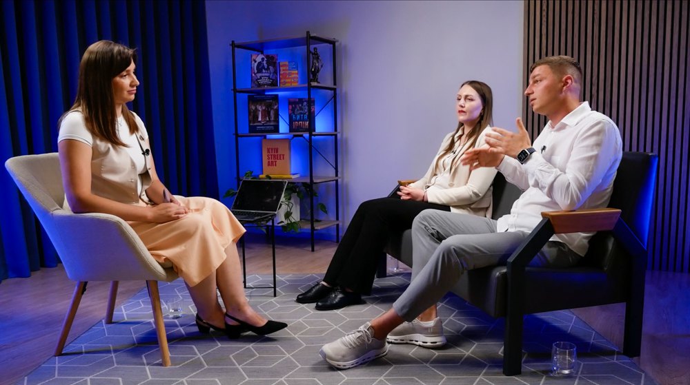 Євген Донець,&nbsp;Ірина Андрейців&nbsp;і Марія Карчевич (у центрі)