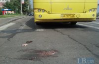 У Києві автобус збив жінку на пішохідному переході