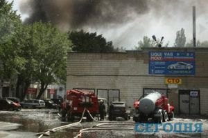 У Києві горять склади секонд-хенду