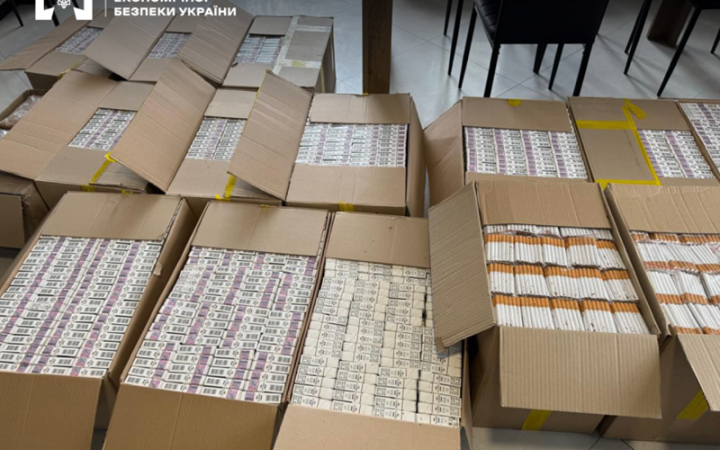 БЕБ викрила підпільне виробництво сигарет у дитячому таборі на Волині