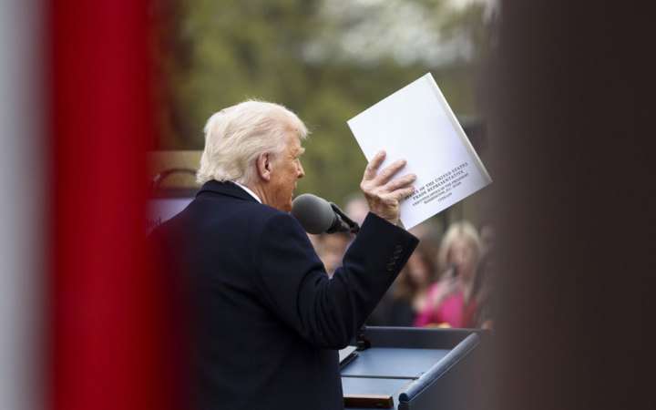 FT: Трамп наполягає на тарифах 15–20% на всі товари з ЄС