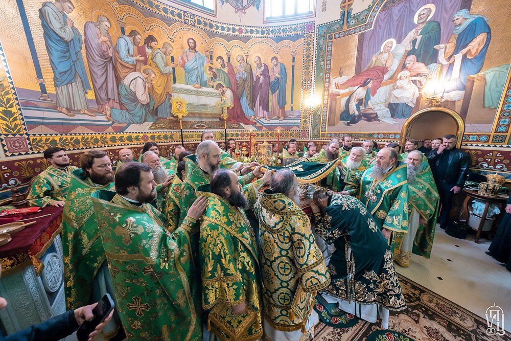  Блаженніший Митрополит Київський і всієї України Онуфрій очолив богослужіння з нагоди дня пам’яті
преподобного Феодосія Печерського 16 травня 2025 року, у Свято-Успенській Києво-Печерській Лаврі.