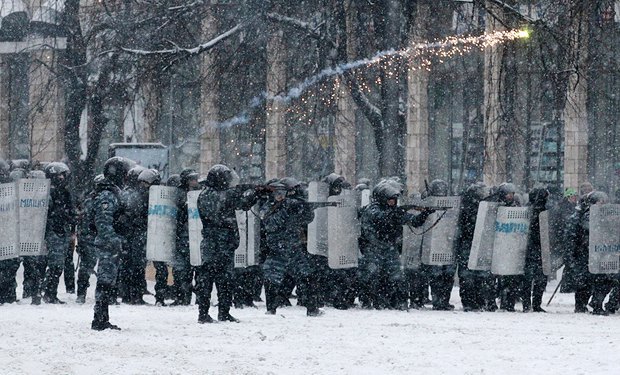 Кровавые события на Грушевского. ФОТО. ВИДЕО