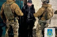 В Ужгороді затримали чоловіка, який кинув гранату на подвір'я депутата облради 
