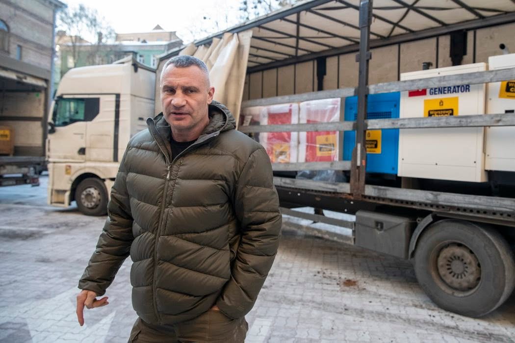 Віталій Кличко і вантаж генераторів для Києва