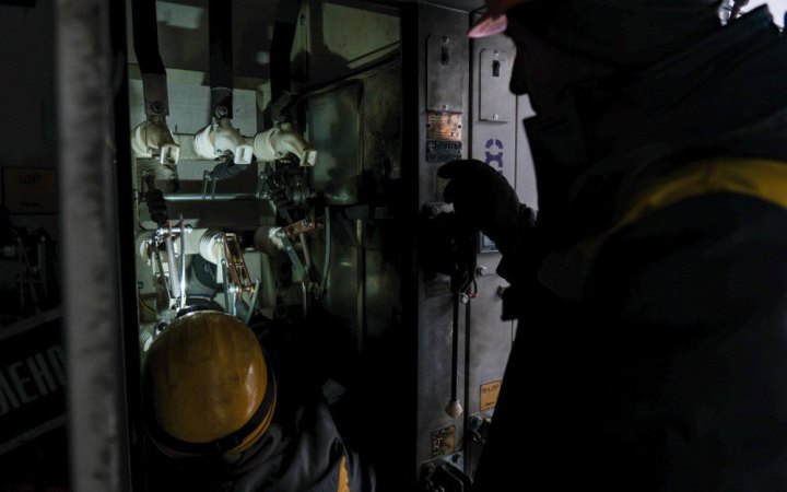 ДТЕК повідомив про більш тривалі відключення сьогодні в окремих районах Київщині та Києва