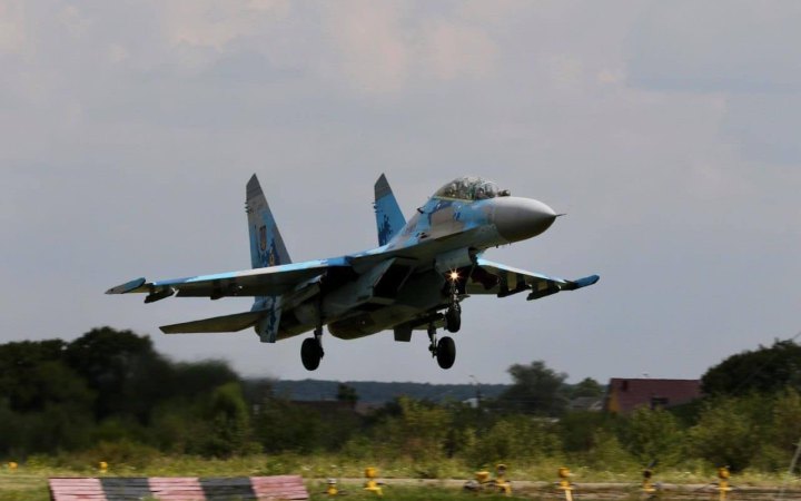 Українська авіація щодня завдає до 20 ударів по позиціях російських військ, - Ігнат