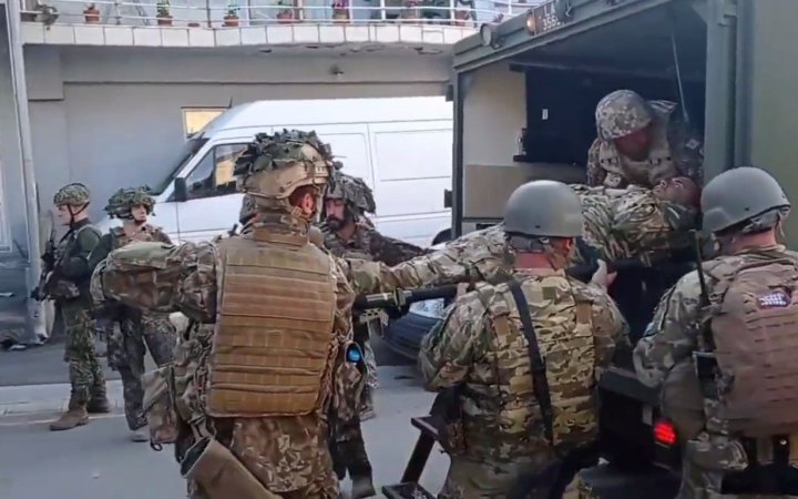 У Косові відбулися зіткнення між миротворцями НАТО і протестувальниками, є потерпілі