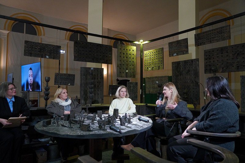 Дискусія “Між нами зв’язок_розрив. Новий інституційний лад культури”