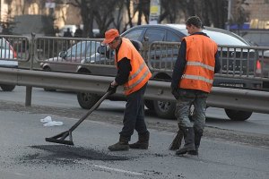 Попову выделили 1,5 млрд грн сверх плана на дороги и ЖКХ 
