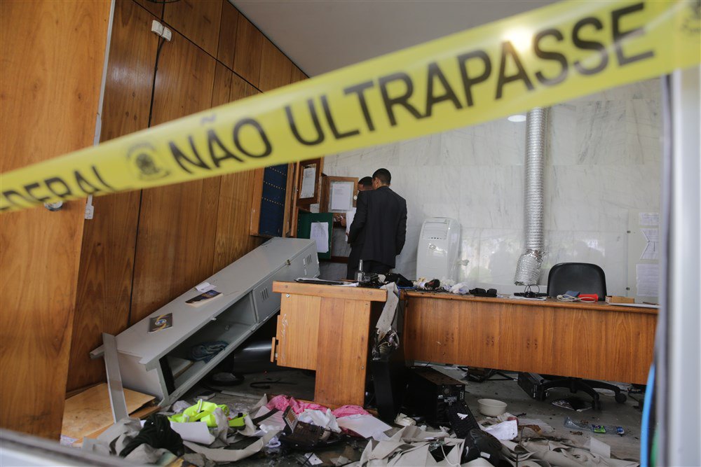 Знищений офіс у палаці Планальто після того, як протестувальники захопили Plaza de los Tres Poderes, Бразиліа, Бразилія, 9 січня 2023 року.