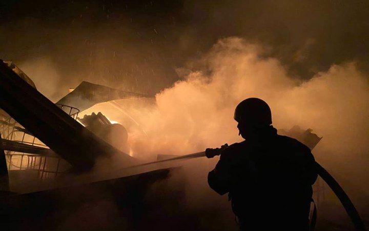 У Костянтинівці через обстріл росіян горіли три житлові будинки 