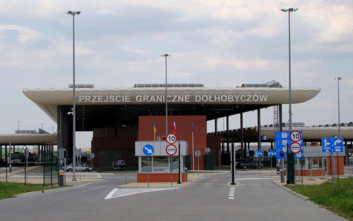 Польські фермери анонсували на п’ятницю страйк перед пунктом пропуску “Долгобичув – Угринів” 