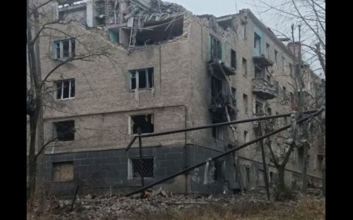 Росіяни скинули на житлові будинки Костянтинівки авіабомби ФАБ-250 