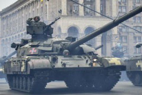Порошенко поздравил танкистов с профессиональным праздником