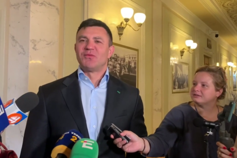 Тищенко: Депутаты «Слуги народа» поедут на заседание с президентом частично за собственные средства