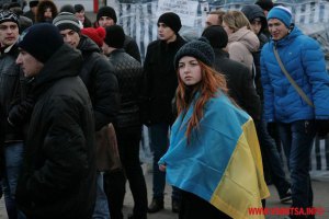 Из-за массовых вызовов на допросы студенты в Черновцах вышли на митинг