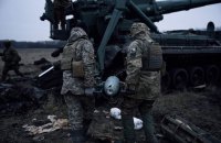 Українські бійці вдарили по 10 районах зосередження росіян, знищили склад боєприпасів, - Генштаб